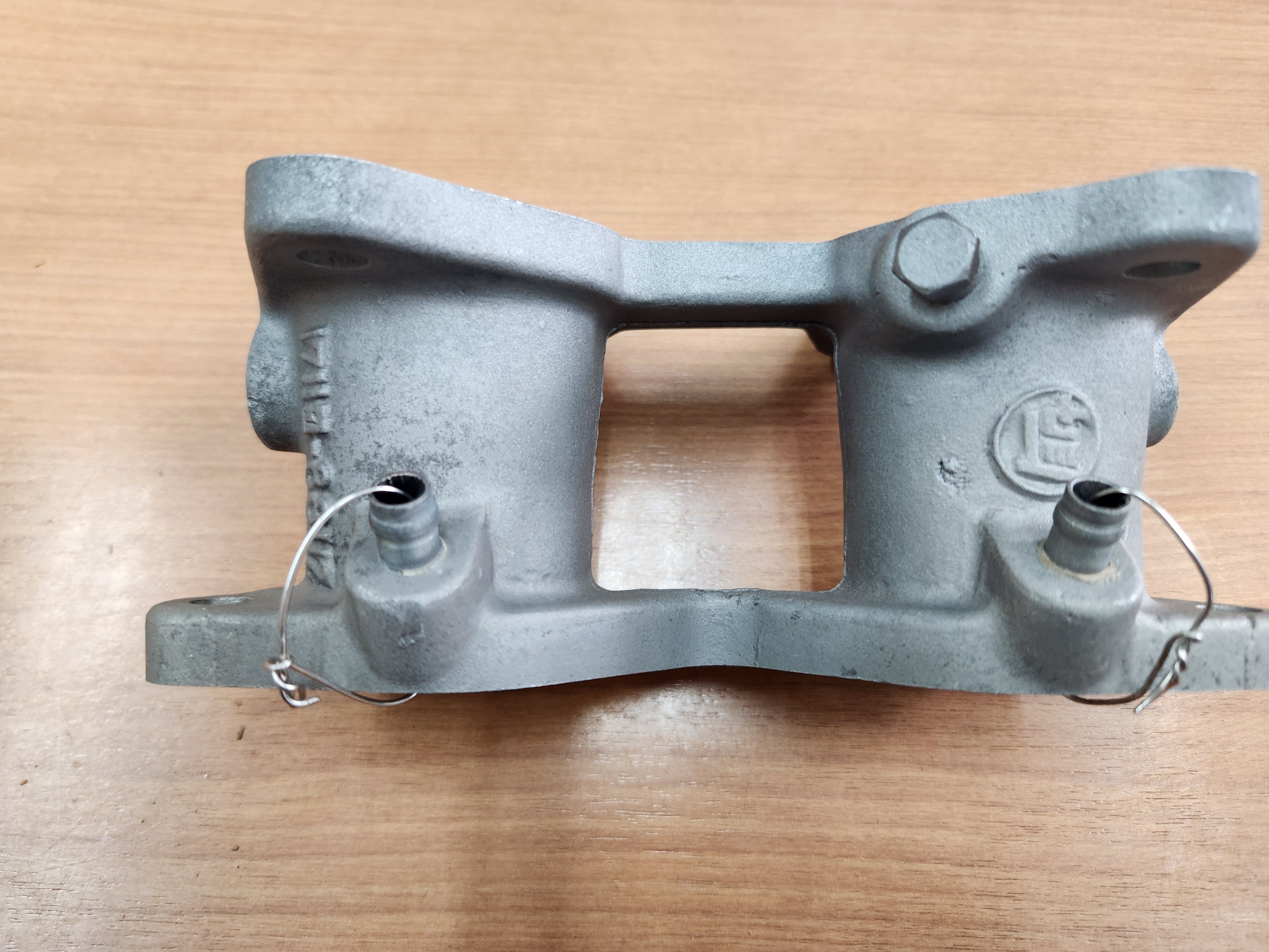 アルミ,光沢バレル,振動バレル機,加工前